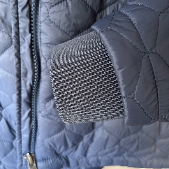 Amazon essential water resistant navy Sherpa lined puffer jacket, size XL - Picture 4 of 10